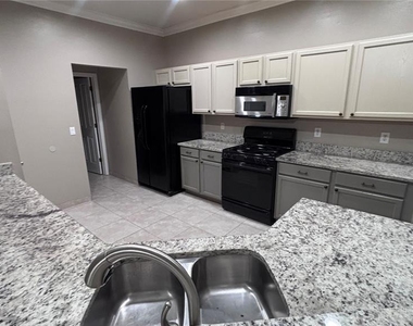 4613 River Overlook Drive - Photo Thumbnail 7