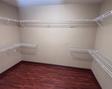 4613 River Overlook Drive - Photo Thumbnail 14