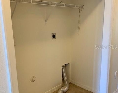 4247 Tyler Circle N - Photo Thumbnail 8