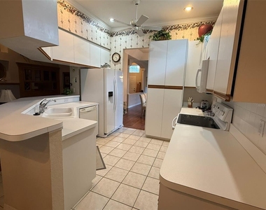 5107 Pinnacle Drive - Photo Thumbnail 9