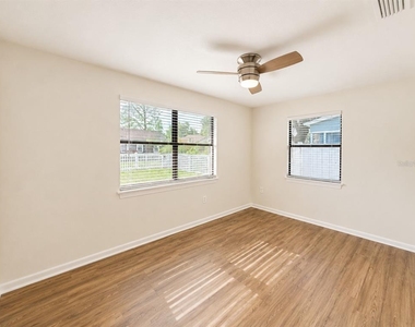 7301 N Dartmouth Avenue - Photo Thumbnail 9