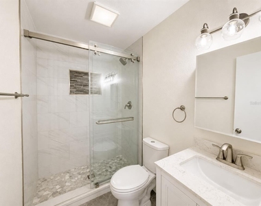 7301 N Dartmouth Avenue - Photo Thumbnail 12