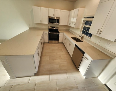 3774 Lonzalo Way - Photo Thumbnail 7
