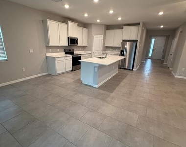 32434 Osprey Peak Way - Photo Thumbnail 4