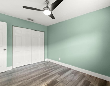 4510 68th Avenue N - Photo Thumbnail 16