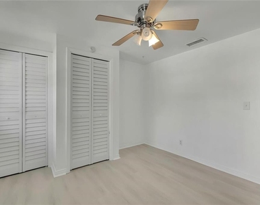 8424 Stillbrook Avenue - Photo Thumbnail 20