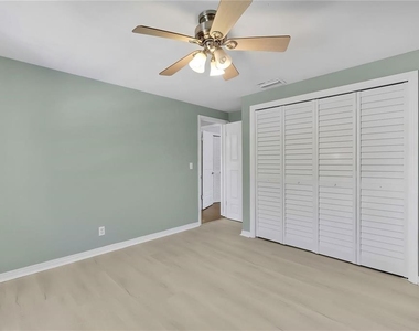 8424 Stillbrook Avenue - Photo Thumbnail 17