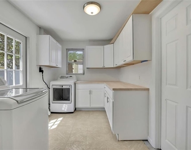 8424 Stillbrook Avenue - Photo Thumbnail 9