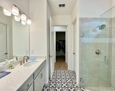 827 Winterside Drive - Photo Thumbnail 24