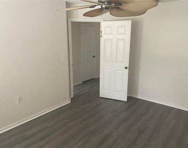6233 Ashbury Palms Drive - Photo Thumbnail 10