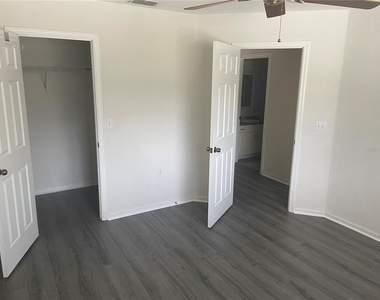 6233 Ashbury Palms Drive - Photo Thumbnail 9