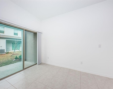 8327 Crescent Oaks Drive - Photo Thumbnail 17
