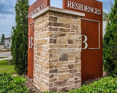 8327 Crescent Oaks Drive - Photo Thumbnail 45