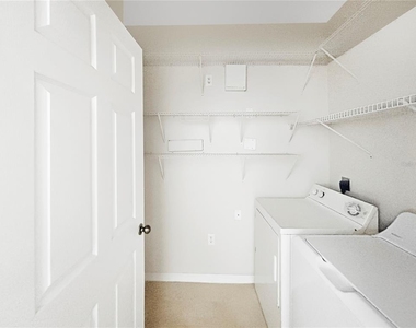 10205 Courtney Palms Boulevard - Photo Thumbnail 4