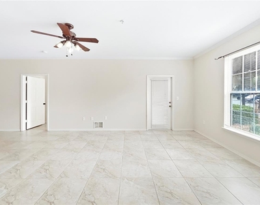 10205 Courtney Palms Boulevard - Photo Thumbnail 10