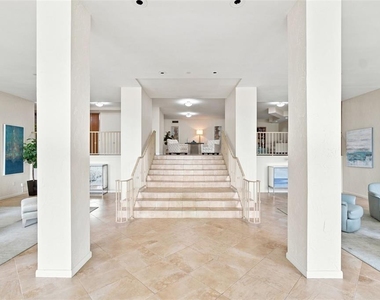 707 S Gulfstream Avenue - Photo Thumbnail 1