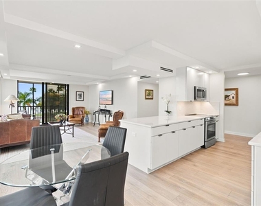 707 S Gulfstream Avenue - Photo Thumbnail 12