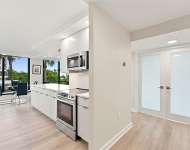 707 S Gulfstream Avenue - Photo Thumbnail 4