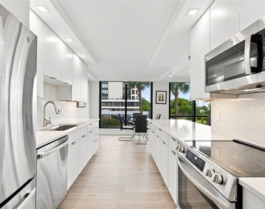 707 S Gulfstream Avenue - Photo Thumbnail 6