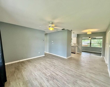 1912 N Highland Avenue - Photo Thumbnail 7