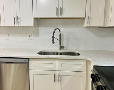632 Edgewater Drive - Photo Thumbnail 8
