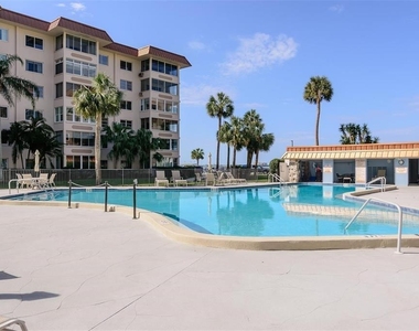 632 Edgewater Drive - Photo Thumbnail 3