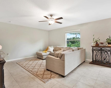 12813 Wildflower Meadow Drive - Photo Thumbnail 17