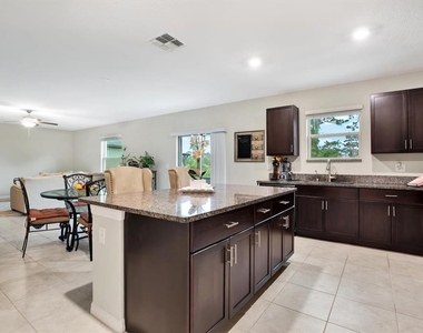 12813 Wildflower Meadow Drive - Photo Thumbnail 15