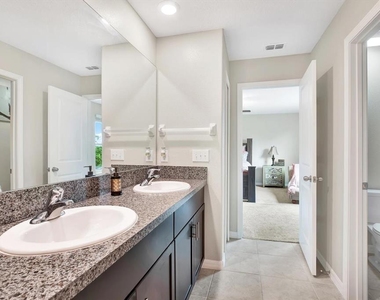 12813 Wildflower Meadow Drive - Photo Thumbnail 32