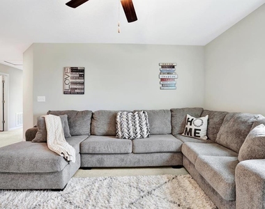 12813 Wildflower Meadow Drive - Photo Thumbnail 23