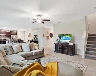12813 Wildflower Meadow Drive - Photo Thumbnail 16