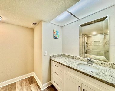 220 Belleview Boulevard - Photo Thumbnail 23