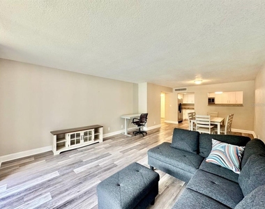 220 Belleview Boulevard - Photo Thumbnail 6