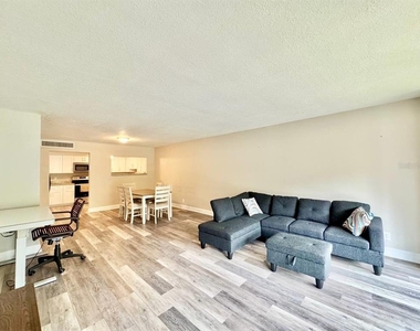 220 Belleview Boulevard - Photo Thumbnail 7