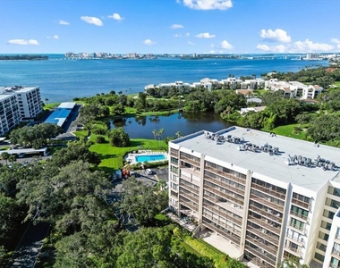 220 Belleview Boulevard - Photo Thumbnail 46