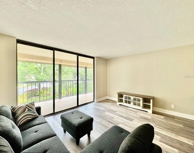 220 Belleview Boulevard - Photo Thumbnail 9