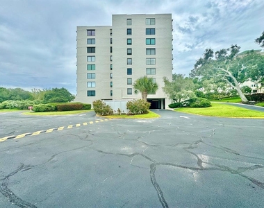 220 Belleview Boulevard - Photo Thumbnail 3