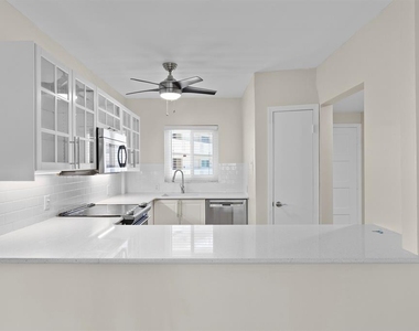 1200 N Shore Drive Ne - Photo Thumbnail 13