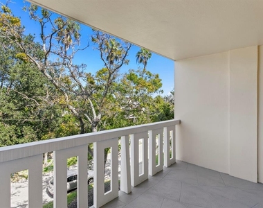 1200 N Shore Drive Ne - Photo Thumbnail 11