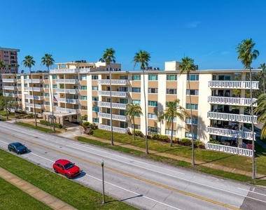 1200 N Shore Drive Ne - Photo Thumbnail 27