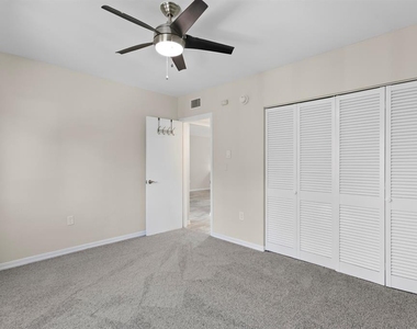 1200 N Shore Drive Ne - Photo Thumbnail 25
