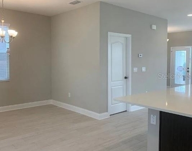 13075 Spring Grove Way - Photo Thumbnail 10