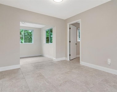 2958 Dundee Drive - Photo Thumbnail 9