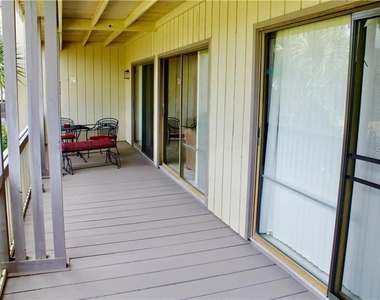 901 Tennis Way - Photo Thumbnail 16