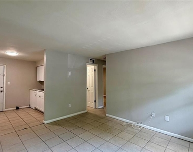 409 Lake Street - Photo Thumbnail 3