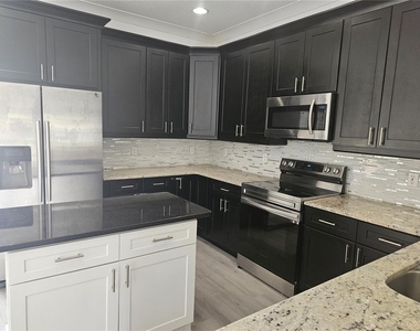 9153 Oak Fern Drive - Photo Thumbnail 7