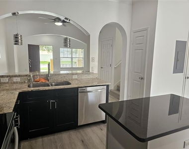 9153 Oak Fern Drive - Photo Thumbnail 5