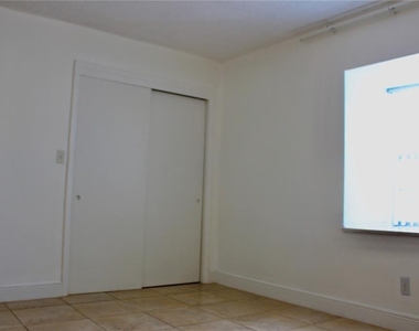 9101 Tudor Drive - Photo Thumbnail 16