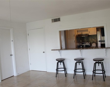 9101 Tudor Drive - Photo Thumbnail 2