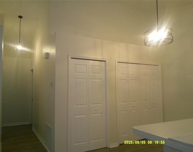 437 Columbia Avenue - Photo Thumbnail 12